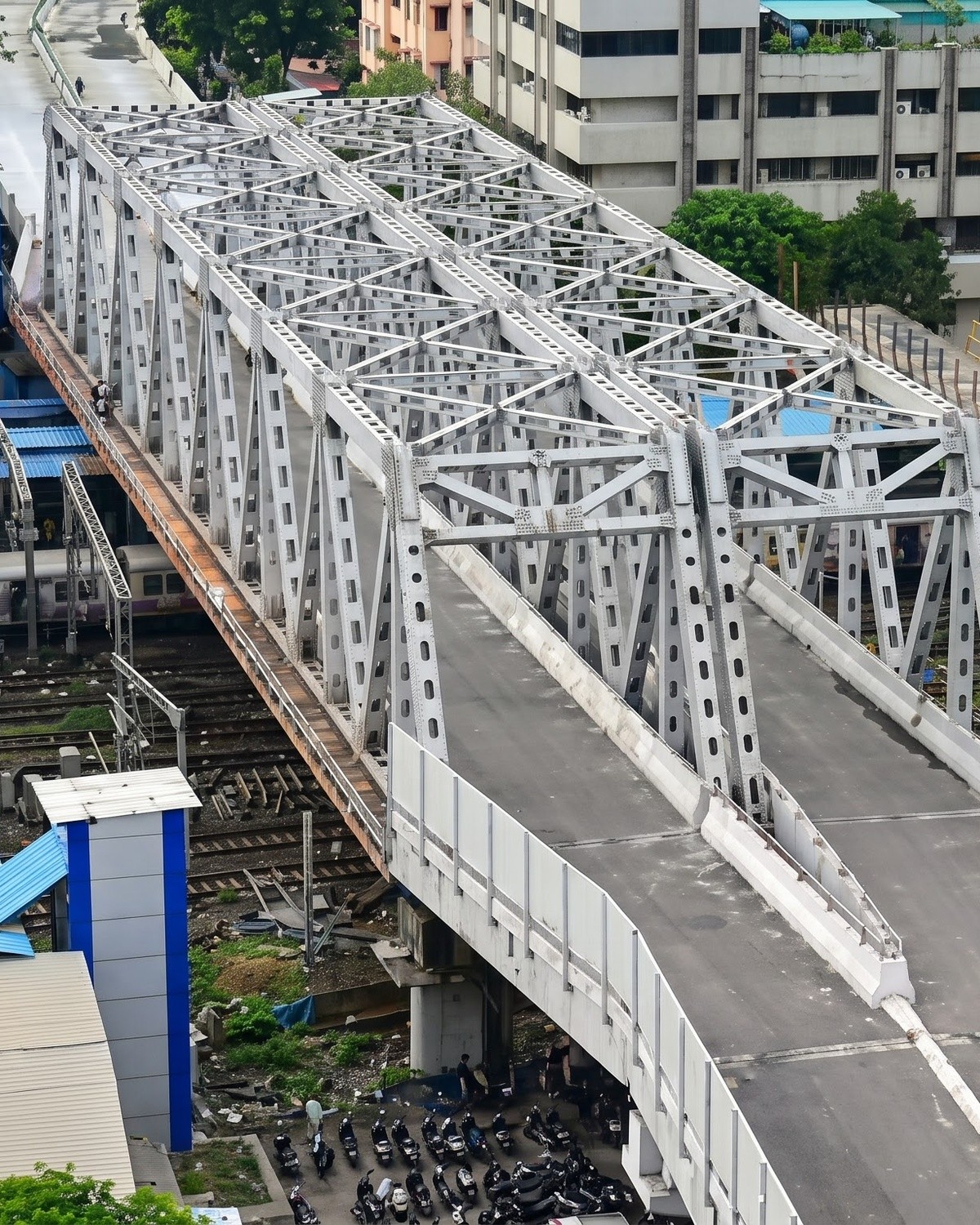 Vidyavihar East-West Bridge set to Open Today amid Naming Row